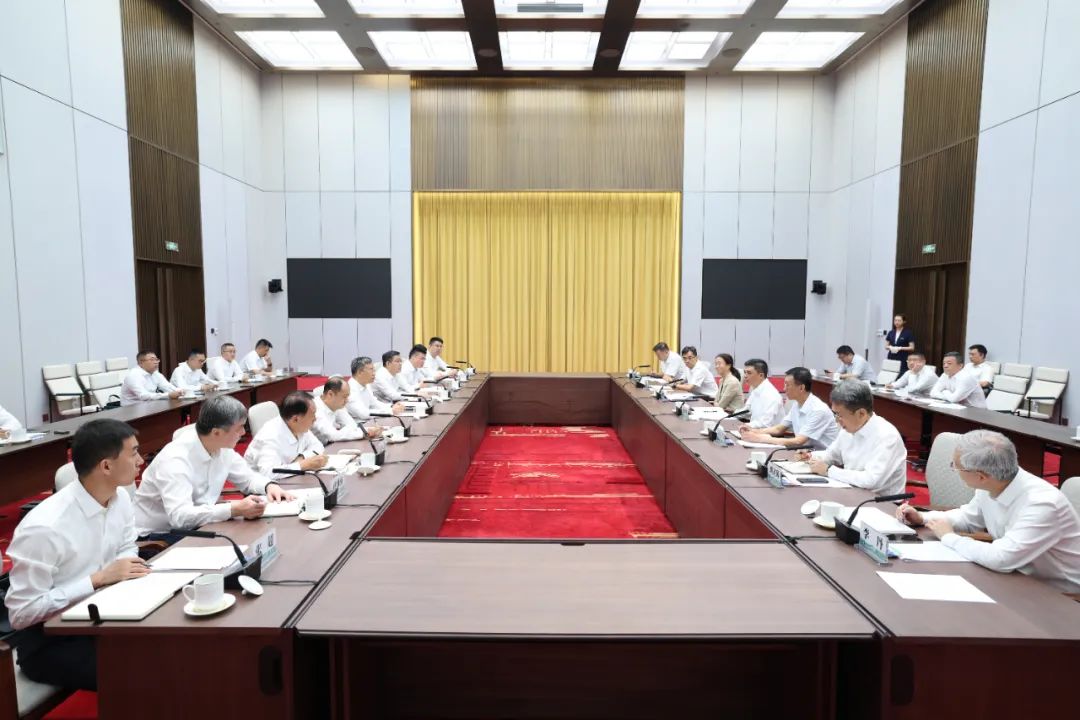 中國電氣裝備黨委副書記閆華鋒率隊到國家電網(wǎng)