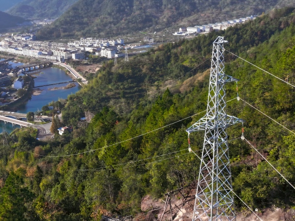 國網臺州市黃巖區(qū)供電公司：電網優(yōu)化再提升 迎峰度冬保穩(wěn)供